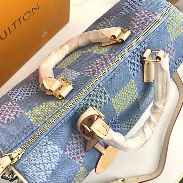 ルイヴィトンバッグ素材ディテール